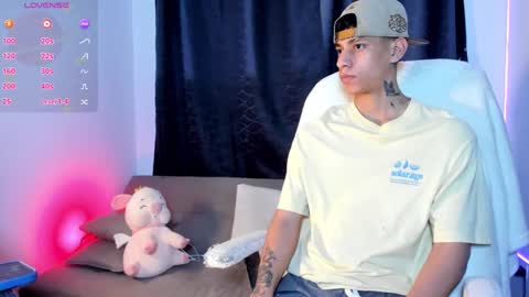 Snapshot of josep_davies chatting on January 10, 2025, 11:50 pm Josep online show from January 10, 2025, 11:50 pm