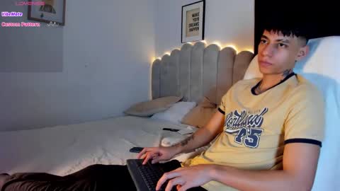 Snapshot of josep_davies chatting on January 18, 2025, 2:36 am Josep online show from January 18, 2025, 2:36 am