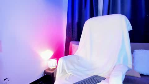 Snapshot of josep_davies chatting on February 8, 2025, 1:32 am Josep online show from February 8, 2025, 1:32 am