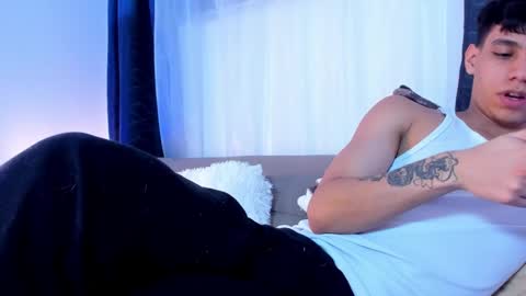 Snapshot of josep_davies chatting on February 11, 2025, 12:59 am Josep online show from February 11, 2025, 12:59 am