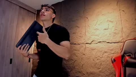 Snapshot of joseph__boy chatting on March 8, 2025, 12:52 pm JOSEPH online show from March 8, 2025, 12:52 pm