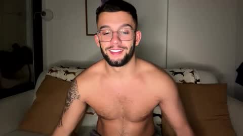 josh_xo online show from December 2, 2025, 6:14 pm