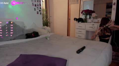 josephine   independent model    online show from February 5, 2025, 8:35 pm