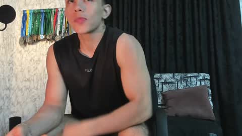 Snapshot of joulianogreco1 chatting on February 6, 2025, 1:38 am Im Jouliano online show from February 6, 2025, 1:38 am
