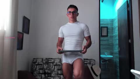 Snapshot of joulianogreco1 chatting on October 9, 2025, 8:40 pm Im Jouliano online show from October 9, 2025, 8:40 pm