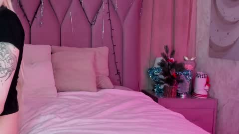 Snapshot of joybarker chatting on January 11, 2025, 1:43 pm Joy Barker online show from January 11, 2025, 1:43 pm