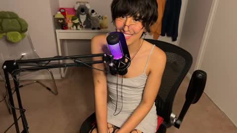 Snapshot of joystickjackie chatting on December 10, 2024, 12:06 am Jackie Joy online show from December 10, 2024, 12:06 am