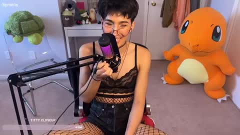 Snapshot of joystickjackie chatting on September 16, 2025, 7:04 pm Jackie Joy online show from September 16, 2025, 7:04 pm