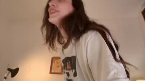 Snapshot of jsmine_ chatting on December 16, 2025, 11:32 pm Jsmine and sometimes Beaulooks online show from December 16, 2025, 11:32 pm