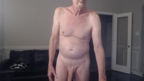 Snapshot of jtull52 chatting on December 7, 2024, 9:44 pm jtull52 online show from December 7, 2024, 9:44 pm