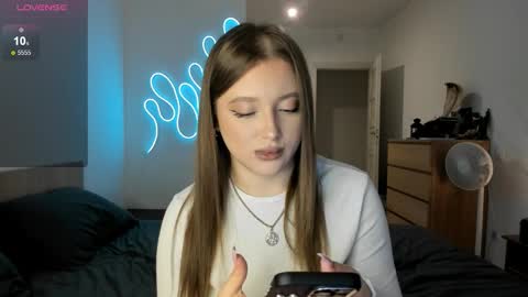 Julia and Julia online show from November 6, 2025, 2:07 pm