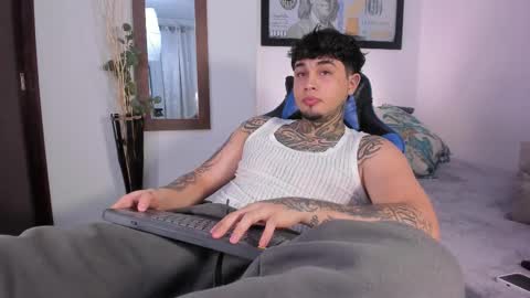 Snapshot of juan_alvarez18 chatting on November 9, 2025, 4:22 am juan_alvarez18 online show from November 9, 2025, 4:22 am