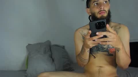 Snapshot of juan_cruz_ chatting on November 9, 2025, 8:01 am Juan online show from November 9, 2025, 8:01 am