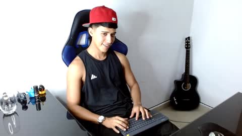 Snapshot of juan_da01 chatting on December 13, 2024, 2:10 am JuanDa online show from December 13, 2024, 2:10 am