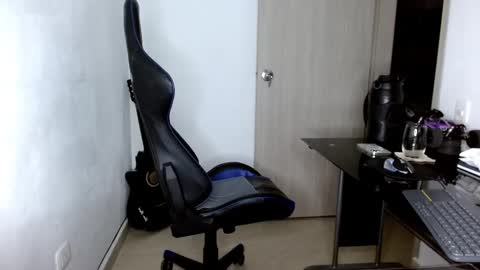 Snapshot of juan_da01 chatting on February 14, 2025, 4:15 am JuanDa online show from February 14, 2025, 4:15 am