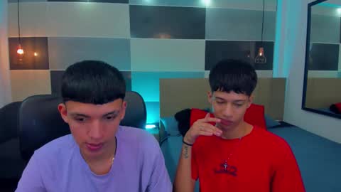 Snapshot of juan_nd_steven chatting on December 21, 2024, 10:17 am JuanSteven online show from December 21, 2024, 10:17 am