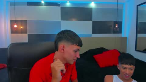 Snapshot of juan_nd_steven chatting on February 6, 2025, 4:21 am JuanSteven online show from February 6, 2025, 4:21 am