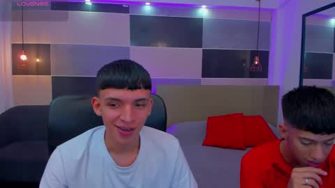 Snapshot of juan_nd_steven chatting on February 28, 2025, 4:54 am JuanSteven online show from February 28, 2025, 4:54 am