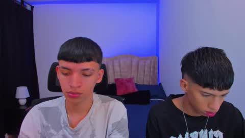 Snapshot of juan_nd_steven chatting on October 5, 2025, 12:14 pm JuanSteven online show from October 5, 2025, 12:14 pm