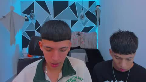 Snapshot of juan_nd_steven chatting on October 24, 2025, 4:09 am JuanSteven online show from October 24, 2025, 4:09 am