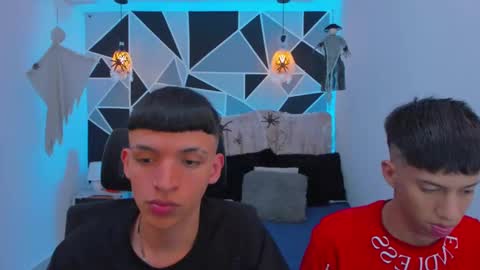 Snapshot of juan_nd_steven chatting on October 31, 2025, 4:57 am JuanSteven online show from October 31, 2025, 4:57 am