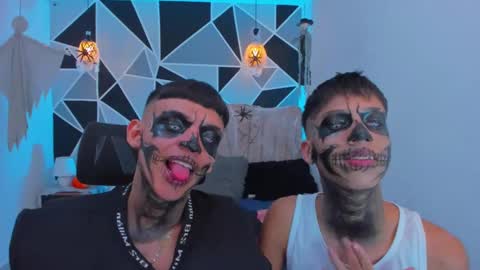 Snapshot of juan_nd_steven chatting on October 31, 2025, 7:15 pm JuanSteven online show from October 31, 2025, 7:15 pm