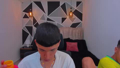 Snapshot of juan_nd_steven chatting on November 7, 2025, 4:23 am JuanSteven online show from November 7, 2025, 4:23 am