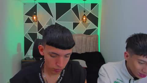 Snapshot of juan_nd_steven chatting on November 9, 2025, 12:36 pm JuanSteven online show from November 9, 2025, 12:36 pm