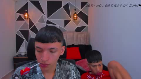 Snapshot of juan_nd_steven chatting on November 20, 2025, 2:56 am JuanSteven online show from November 20, 2025, 2:56 am