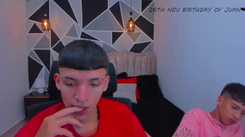 Snapshot of juan_nd_steven chatting on November 21, 2025, 2:54 am JuanSteven online show from November 21, 2025, 2:54 am