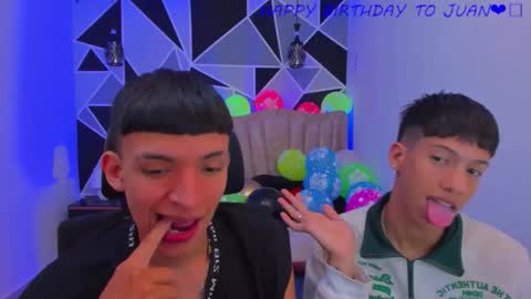 Snapshot of juan_nd_steven chatting on November 27, 2025, 12:24 am JuanSteven online show from November 27, 2025, 12:24 am