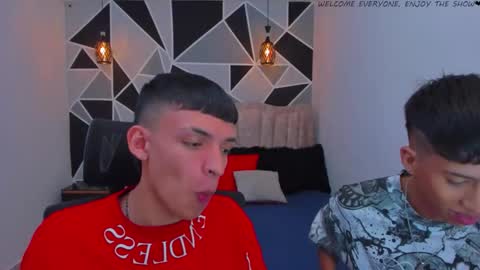 Snapshot of juan_nd_steven chatting on December 2, 2025, 4:29 am JuanSteven online show from December 2, 2025, 4:29 am