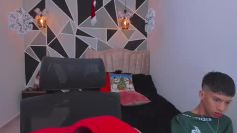 Snapshot of juan_nd_steven chatting on December 14, 2025, 11:59 am JuanSteven online show from December 14, 2025, 11:59 am