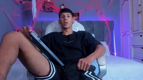 Snapshot of juan_zabala chatting on October 18, 2025, 12:39 pm Juan online show from October 18, 2025, 12:39 pm