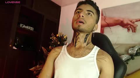 Snapshot of juancamilo_66 chatting on December 5, 2024, 3:37 am Juan online show from December 5, 2024, 3:37 am