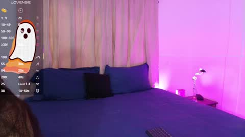 Blue online show from October 9, 2025, 4:27 pm