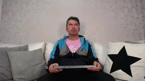 Juan k online show from November 13, 2025, 1:43 pm