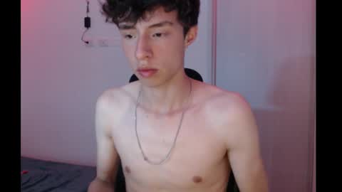 juanmres online show from November 10, 2025, 3:27 am