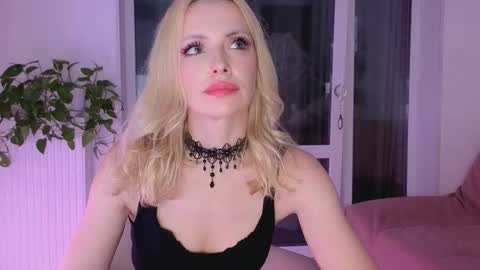 Snapshot of jugoddess chatting on September 21, 2025, 6:31 pm Goddess Julia online show from September 21, 2025, 6:31 pm