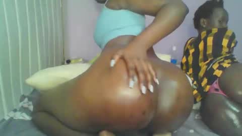Snapshot of juicy_assgamma chatting on October 12, 2025, 5:17 am juicyass online show from October 12, 2025, 5:17 am