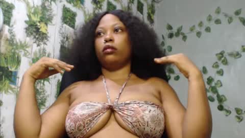 Snapshot of juicy_gold22 chatting on December 12, 2024, 10:56 am Mariagold online show from December 12, 2024, 10:56 am