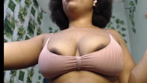 Snapshot of juicy_gold22 chatting on March 2, 2025, 6:59 am Mariagold online show from March 2, 2025, 6:59 am