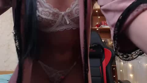 Snapshot of juicy_jesss chatting on February 24, 2025, 7:41 pm juicy_jesss online show from February 24, 2025, 7:41 pm