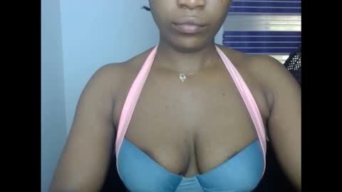 Snapshot of juicycuntx chatting on October 18, 2025, 9:32 am juicycuntx online show from October 18, 2025, 9:32 am