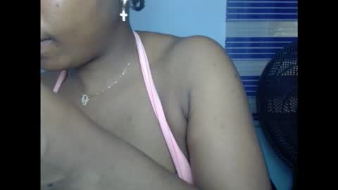 Snapshot of juicycuntx chatting on October 19, 2025, 9:32 am juicycuntx online show from October 19, 2025, 9:32 am