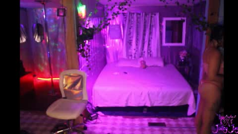 Snapshot of juicyjayxxx69 chatting on October 8, 2025, 4:10 am juicyjayxxx69 online show from October 8, 2025, 4:10 am