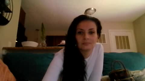 Snapshot of juicymommies chatting on December 18, 2025, 9:21 pm Darklover1987 online show from December 18, 2025, 9:21 pm