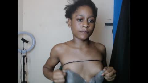 Snapshot of juicynwetx chatting on February 23, 2025, 4:57 pm juicynwetx online show from February 23, 2025, 4:57 pm