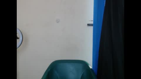 Snapshot of juicynwetx chatting on February 24, 2025, 10:15 am juicynwetx online show from February 24, 2025, 10:15 am