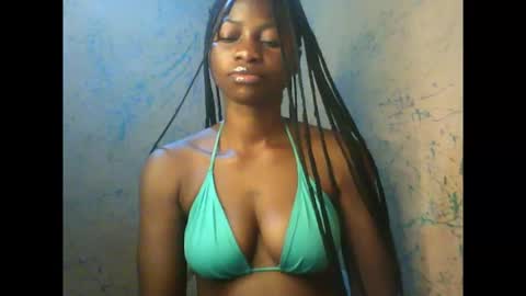 Snapshot of juicypiexx chatting on October 12, 2025, 2:43 am juicypiexx online show from October 12, 2025, 2:43 am